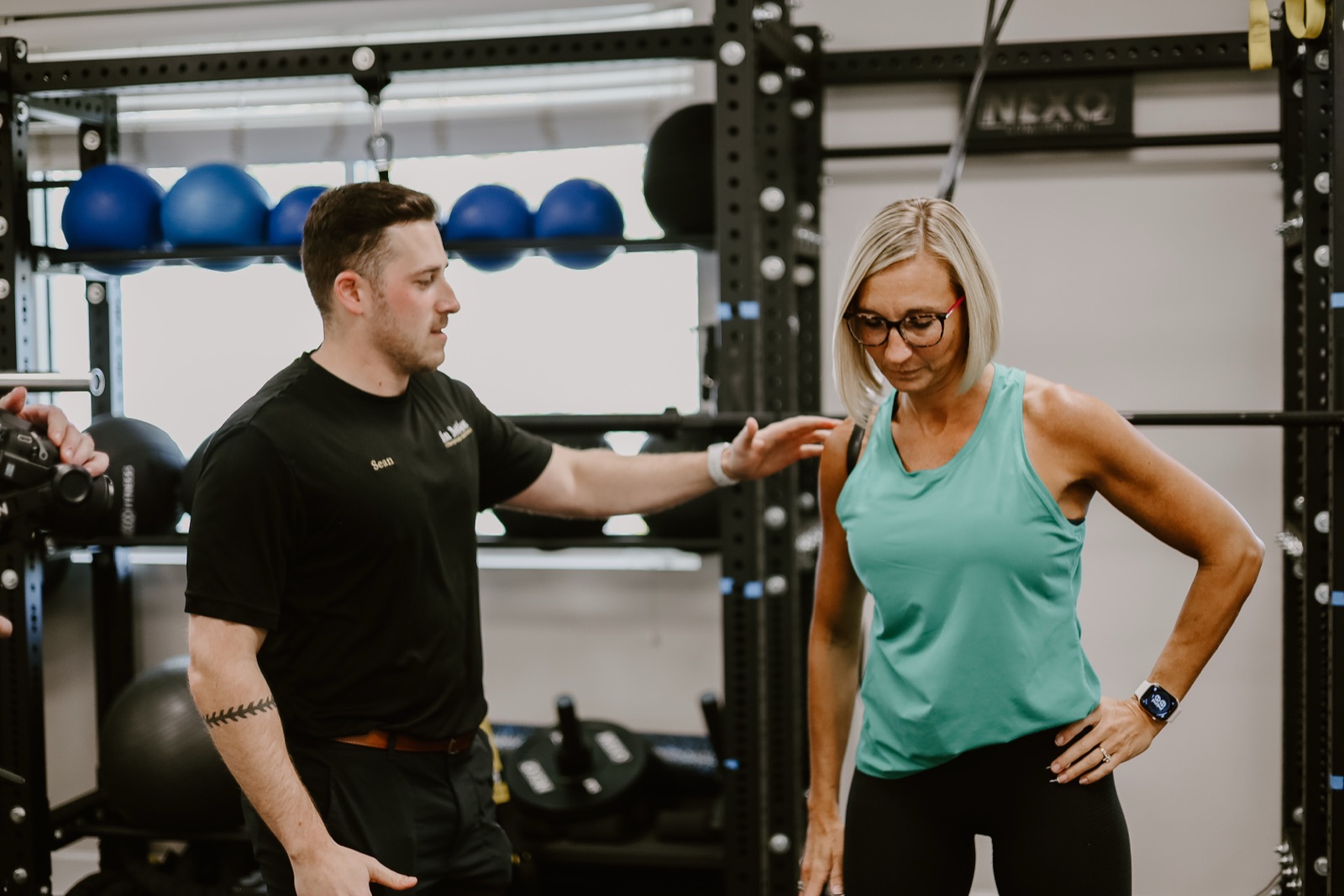 Rehab exercise coaching in the In Motion training gym
